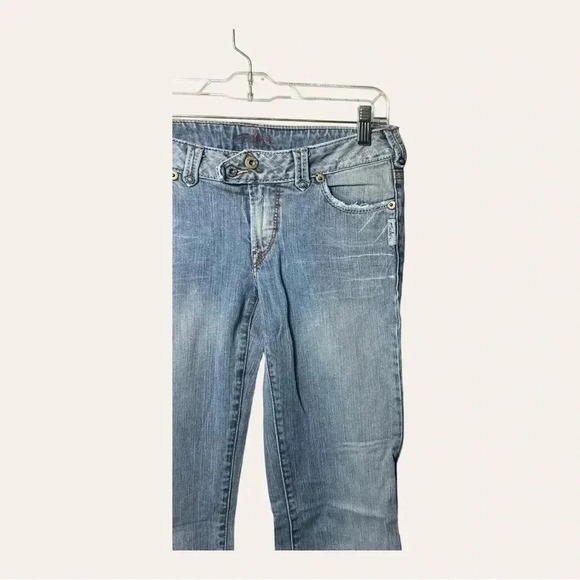 0825. SILVER JEANS DENIM JEANS FLARE LEG SIZE 27 LIGHT WASH DENIM IN COLOR - Picture 2 of 10